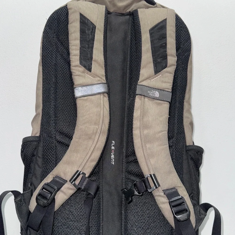The North Face Vault Backpack Tan Black FlexVent Daypack NF00CHJ0